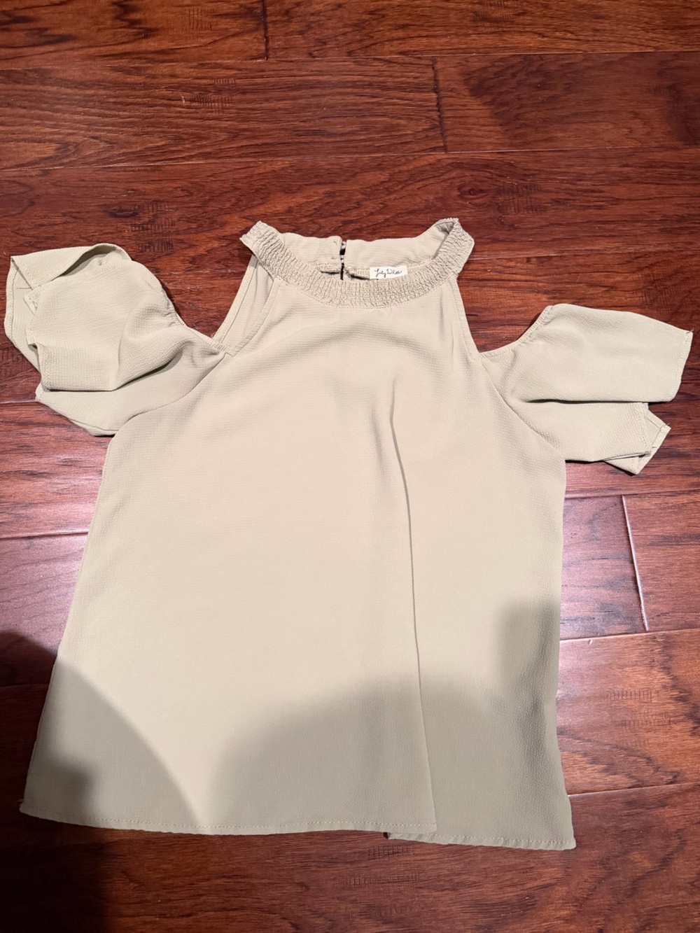 Women’s Short Sleeve Cold-Shoulder Top in Light Beige
